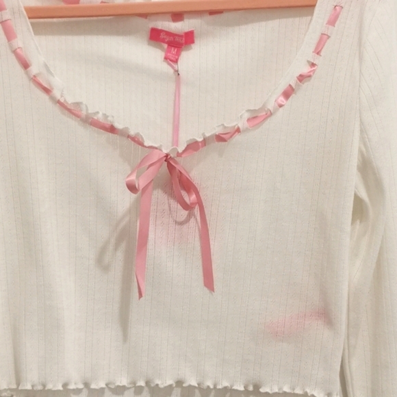 🌸 Pink Ribbon Pointelle Cropped Top 🌸 - Picture 3 of 4